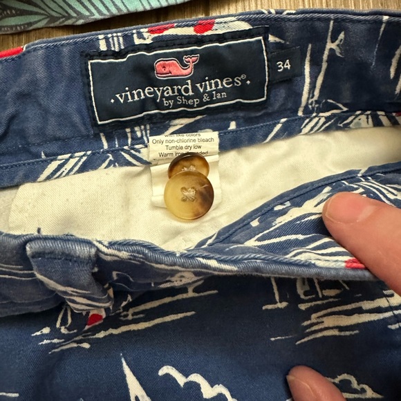 Vineyard Vines men’s shorts bundle, size 34 - Picture 3 of 4